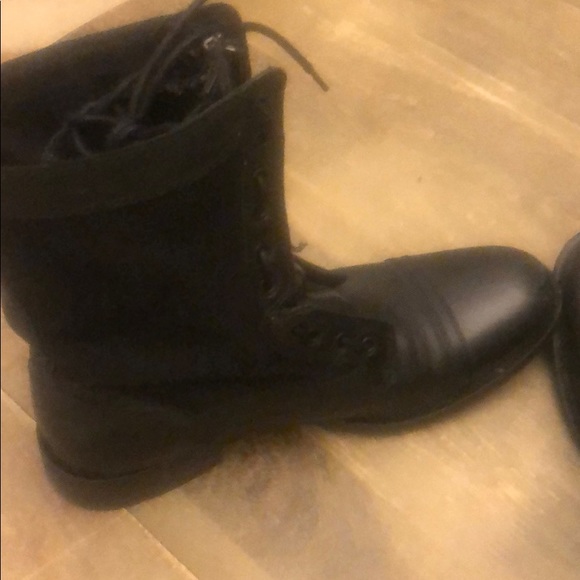 Boots - Picture 3 of 6